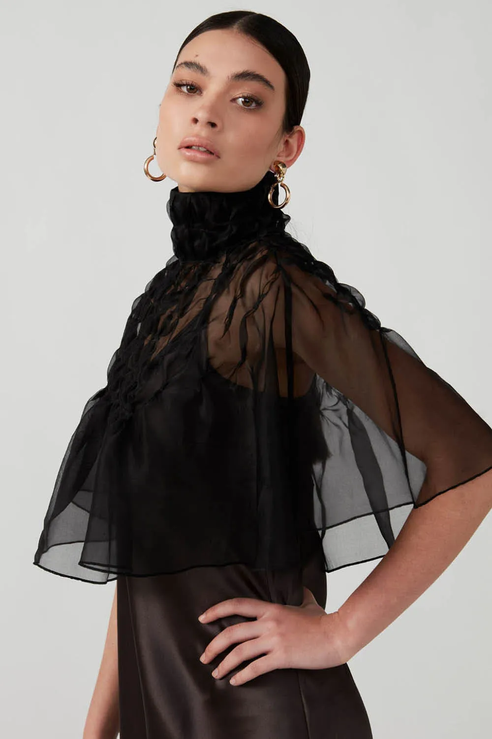 Organza Cape in Noir