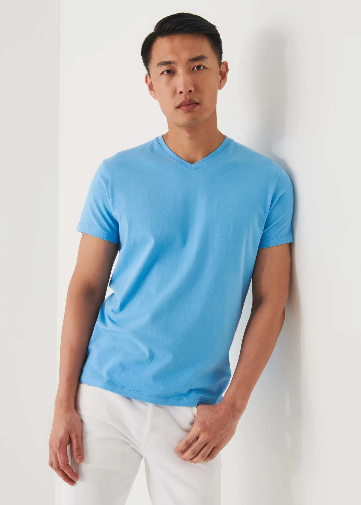 PIMA COTTON STRETCH V-NECK T-SHIRT