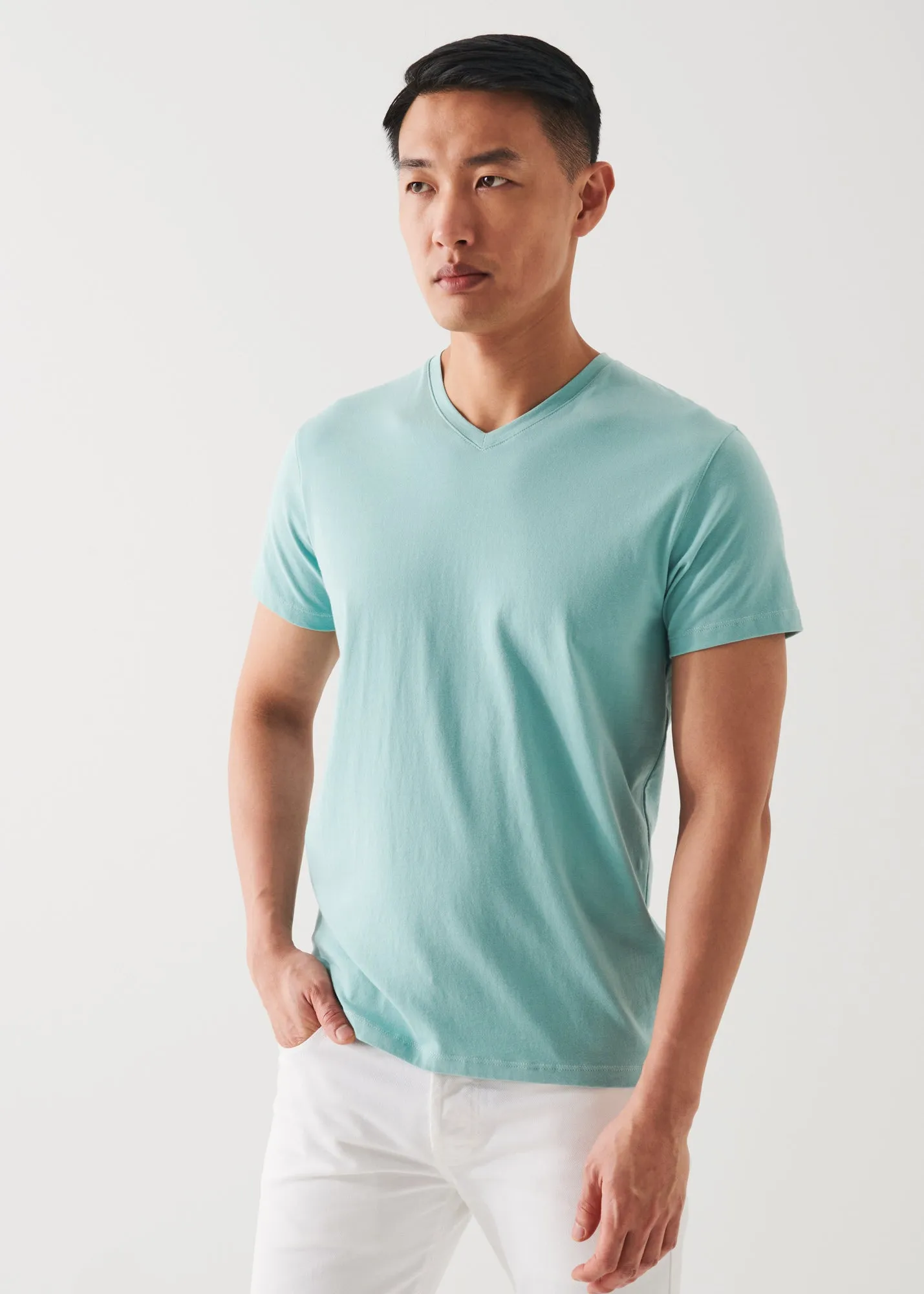 PIMA COTTON STRETCH V-NECK T-SHIRT